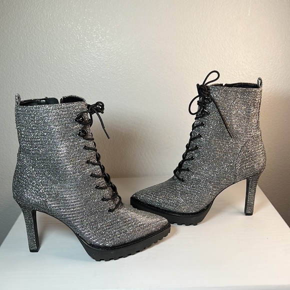 Women’s Michael Kors sparkle for days combat boots, size 5.5 - Picture 14 of 16